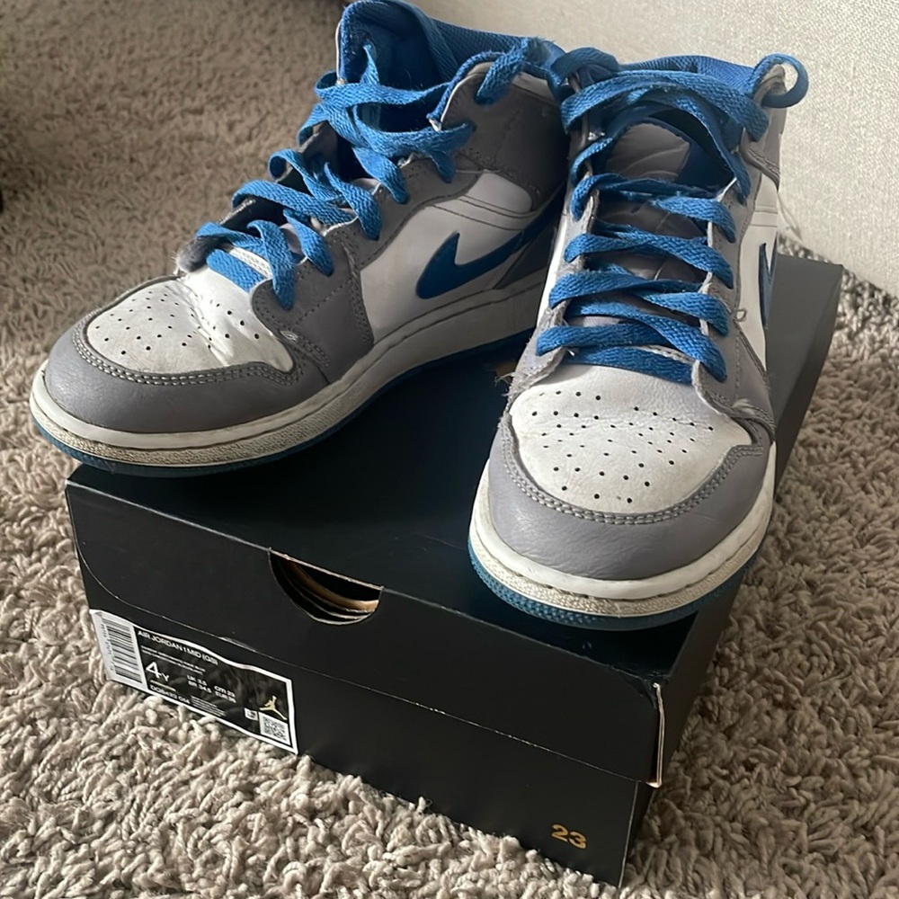 Jordan 1 Mid 4Y